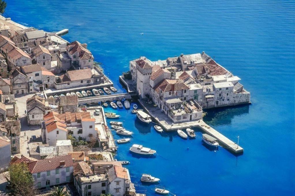 Modern Apartment Near Split & Trogir Kaštela Kültér fotó