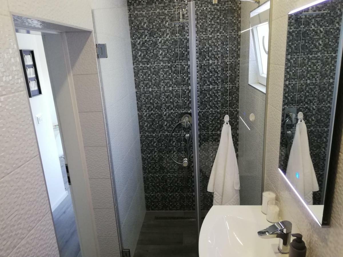 Modern Apartment Near Split & Trogir Kaštela Kültér fotó